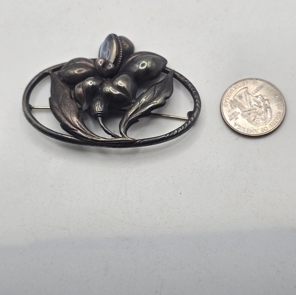 Sterling Silver Floral Brooch With Quartz - Picture 10 of 10